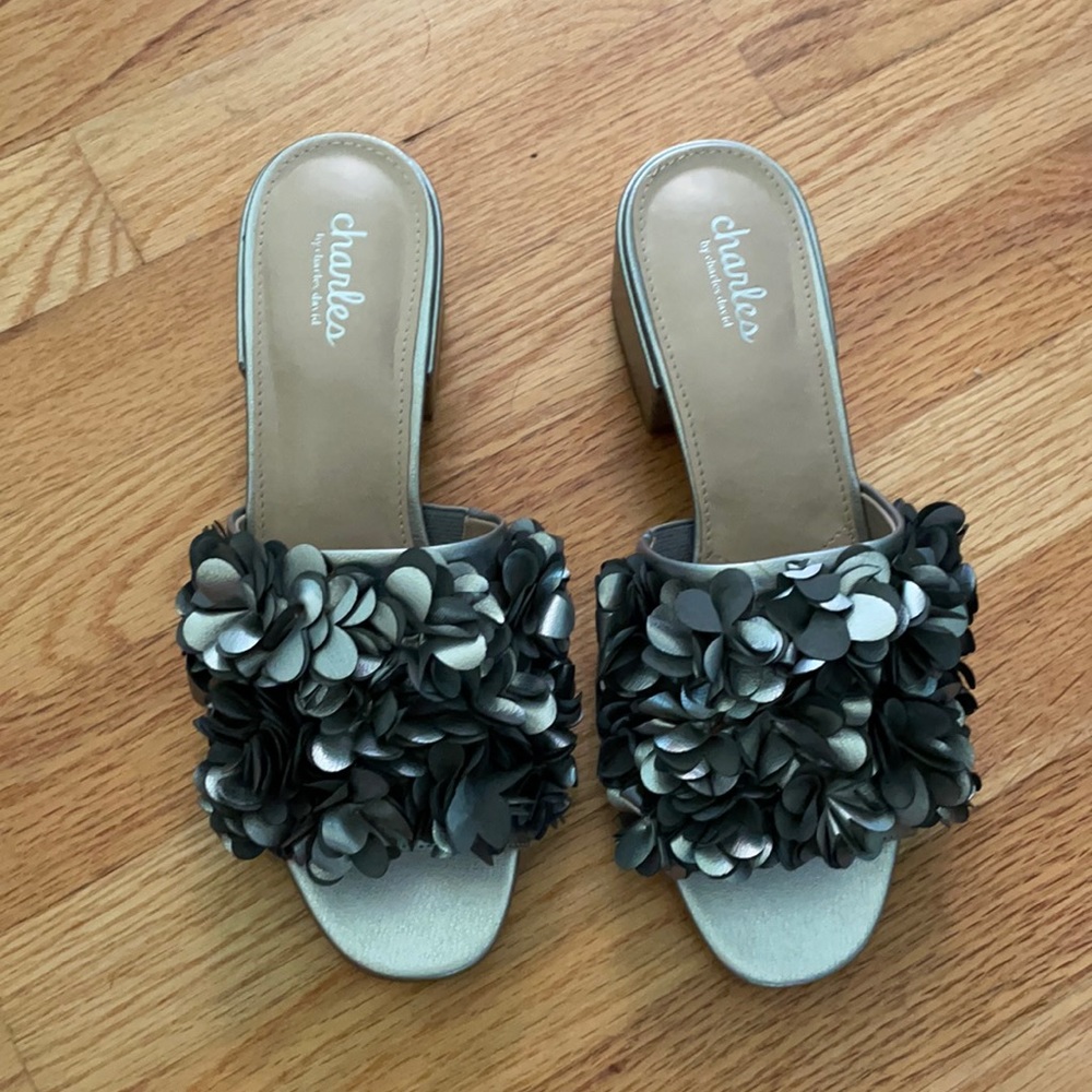 Charles David Silver Metallic Sandals, Size 8
